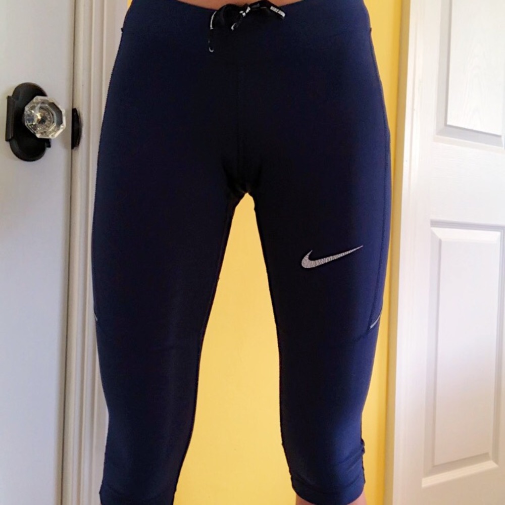 Navy Nike Dri-Fit knee length leggings